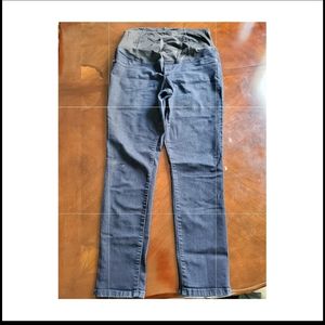 Maternity skinny jeans